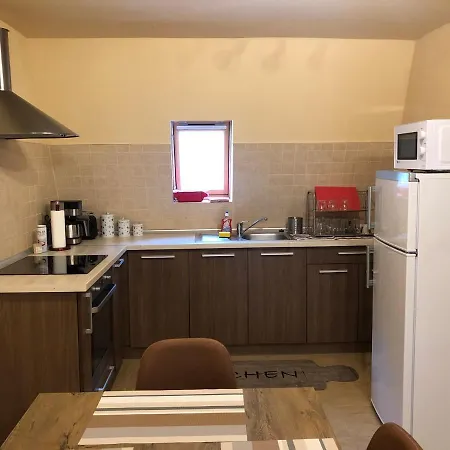Top Apartment *