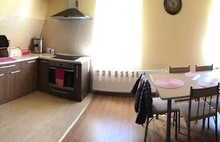 Top Apartment *