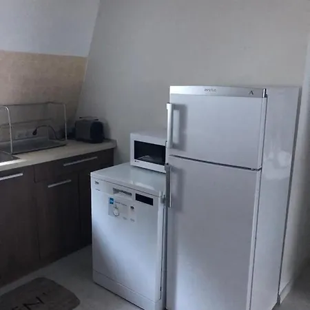 Top Apartment *