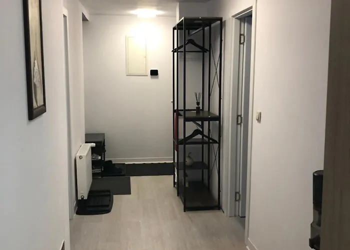 With 2 Bedrooms Apartament